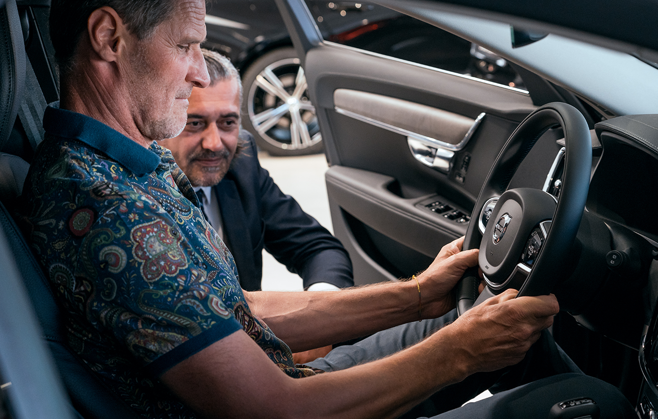 Automobilverkäufer/-in